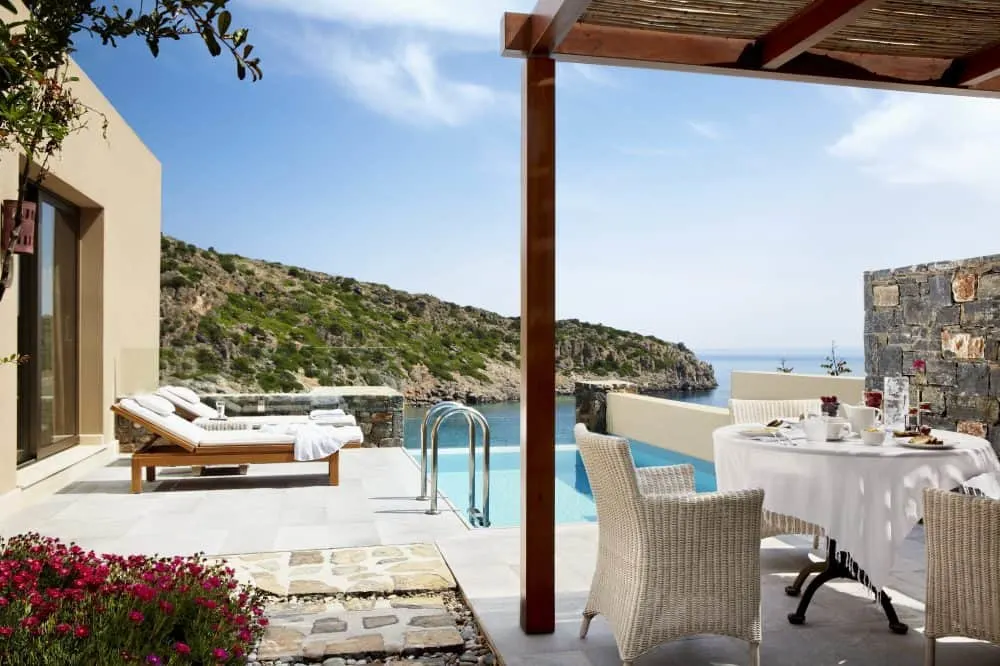 5 Amazing Private Villas in Greece for a Muslim Friendly Holiday