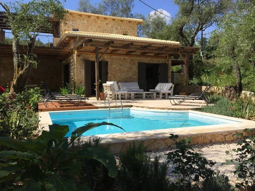 5 Amazing Private Villas in Greece for a Muslim Friendly Holiday