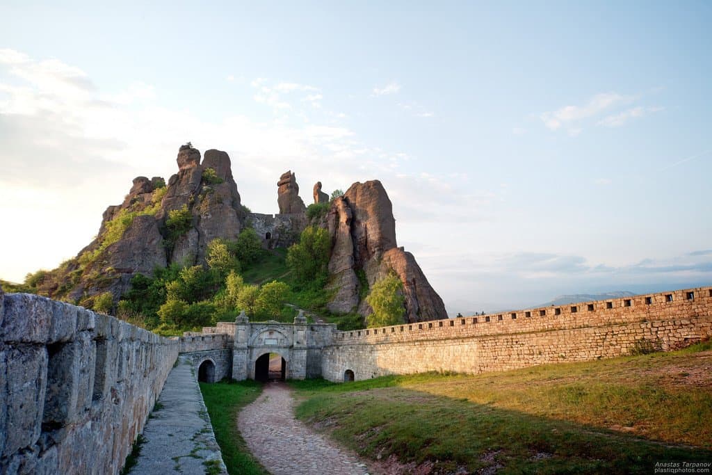 Places to Visit in Bulgaria / 10 Breathtaking Places You Cannot Believe Are in Bulgaria 