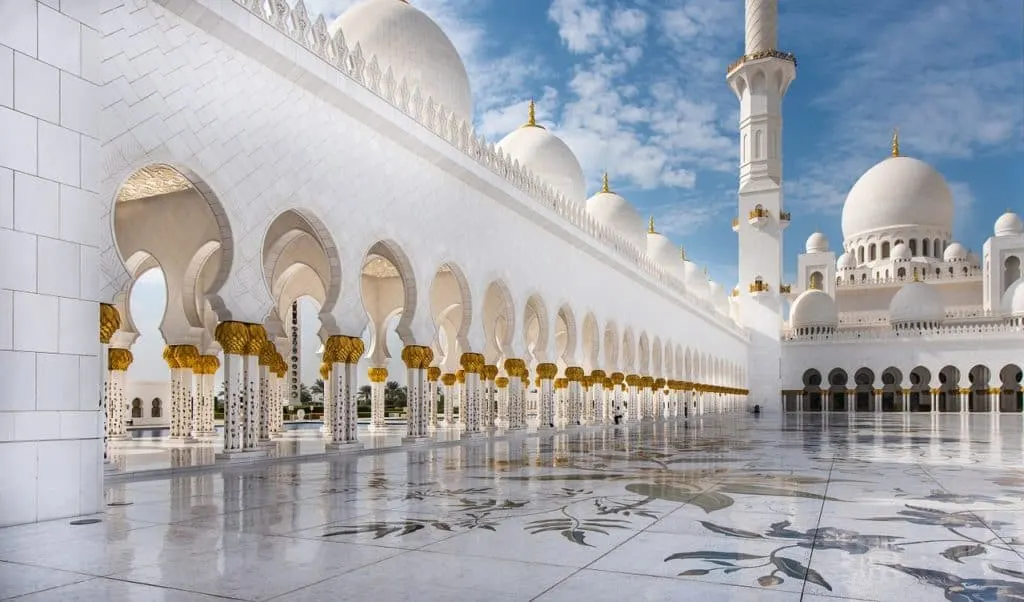 8 Tips To Help You Become a Confident Muslim Traveller