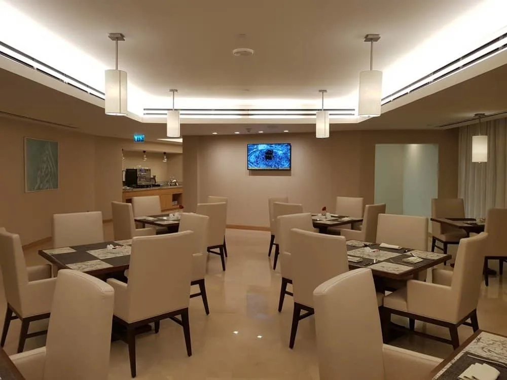 executive lounge hilton makkah - muslim travelgirl 