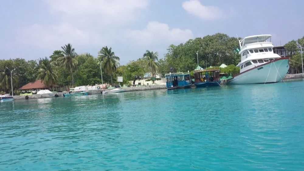Muslim-Friendly Holiday in the Maldives on a budget | boat view of a local island in the maldives