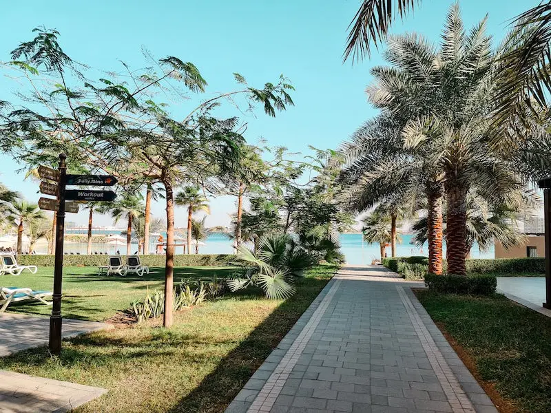 Hotel Review: Doubletree Hotel Ras Al Khaimah -walking towards the beach 