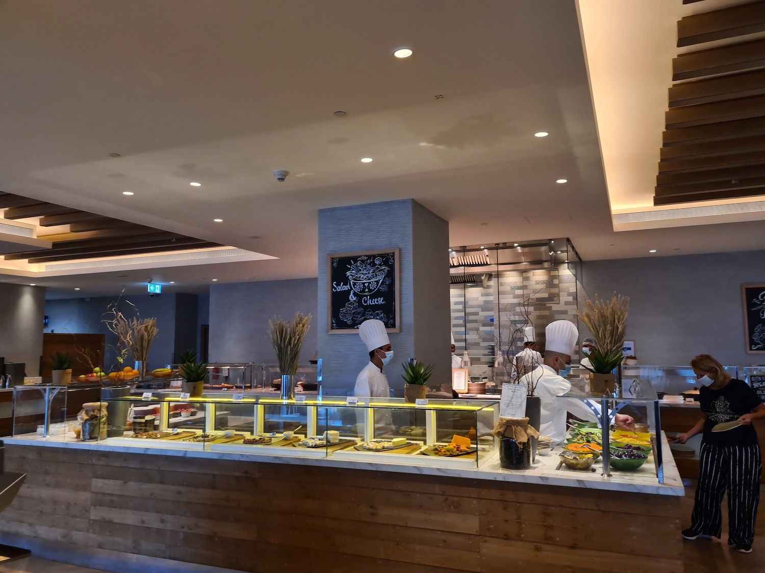 Dubai Festival City Hotel Review breakfast