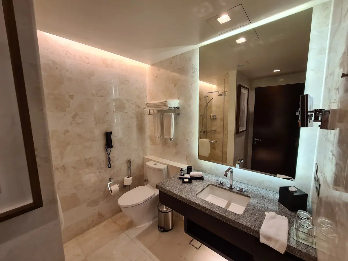 Hyatt regency makkah guest bathroom with shower 