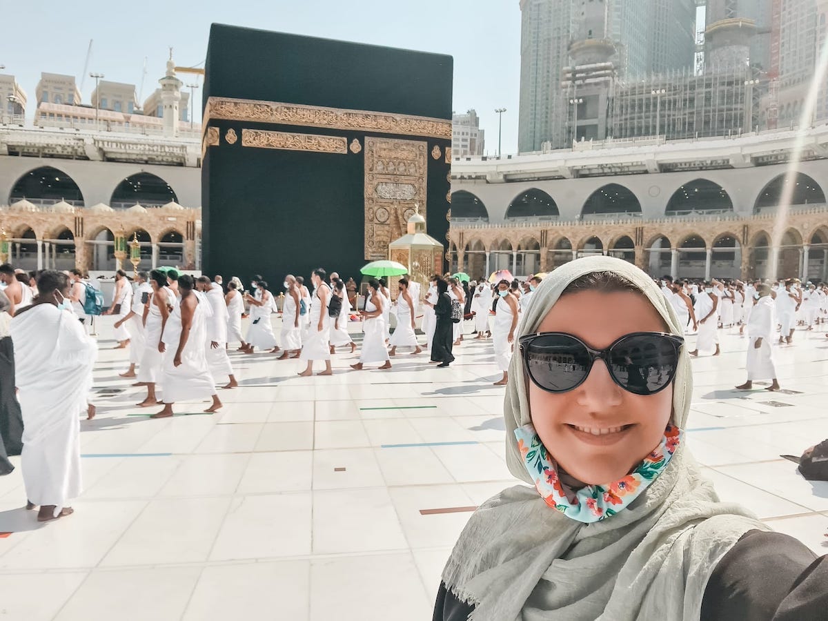 muslim travel girl umrah