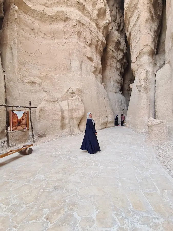 visit al qara mountain in the eastern province as a toursit in saudi arabia