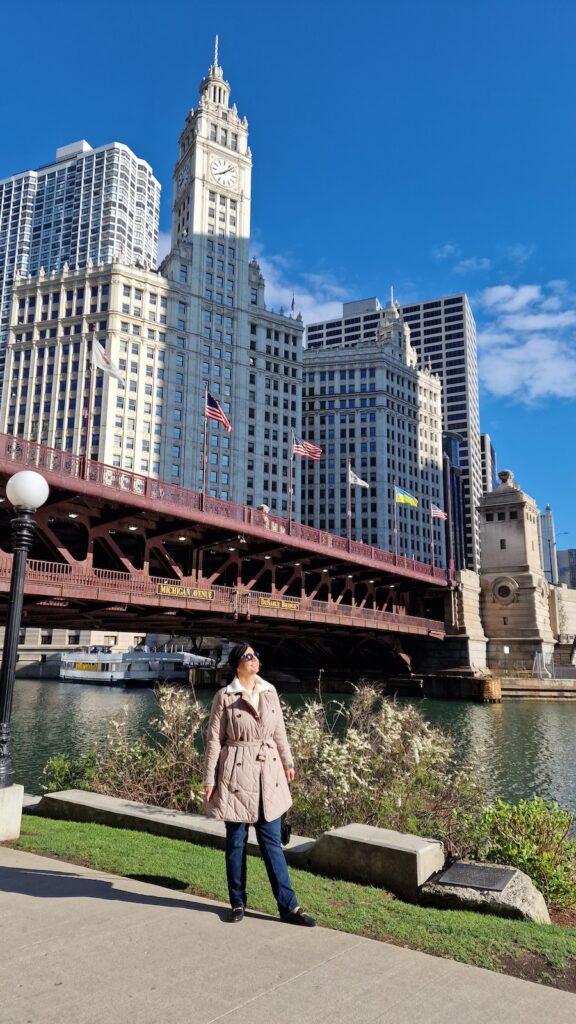 muslim friendly cities in the US - chicago photo of muslim travel girl as solo muslim