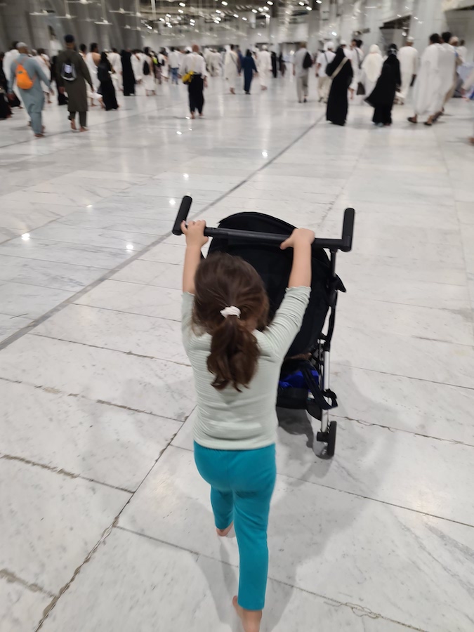 taking your pram in the haram mosque with umrah and children