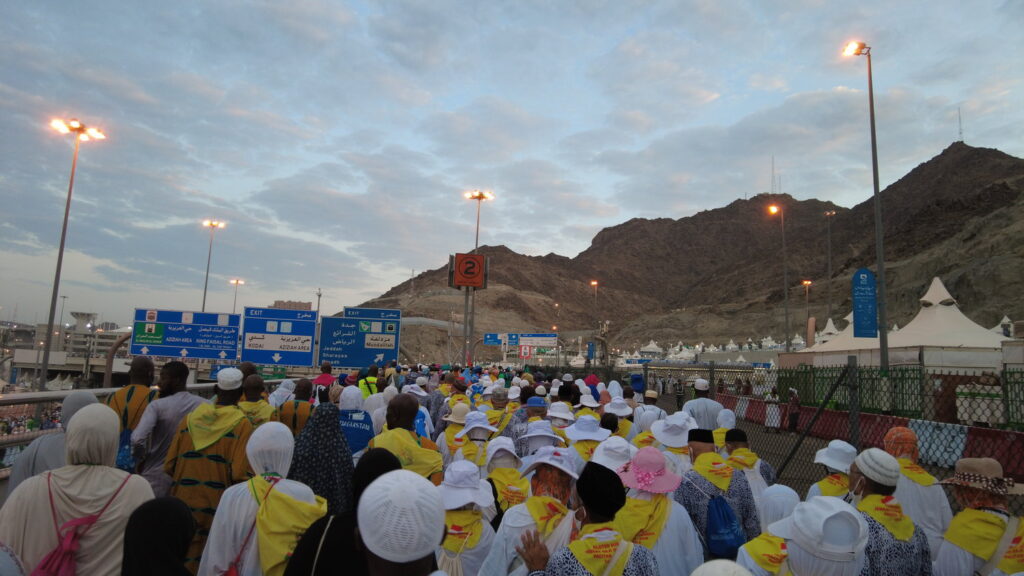 Walking from Mina to Makkah for tawaf during Hajj